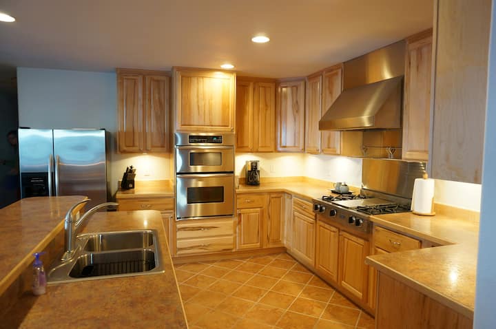 Ideal Location, Comfortable, Incredible Kitchen - Girdwood, AK