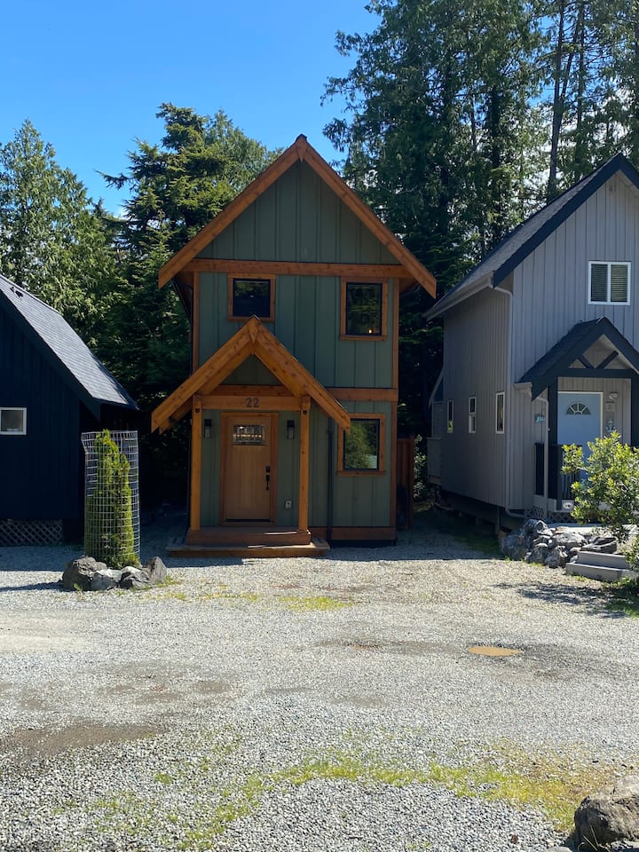 The Hydeaway A True West Coast Experience!!! - Ucluelet