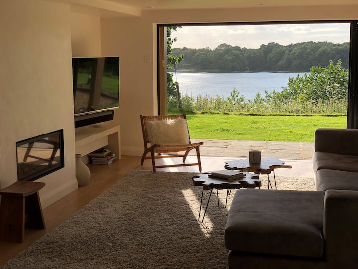 Freshly Renovated Sunny Modern Country Lake House - Jodrell Bank