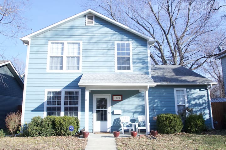 Private 4 Br Charming Home Close To Downtown & Ku - Lawrence
