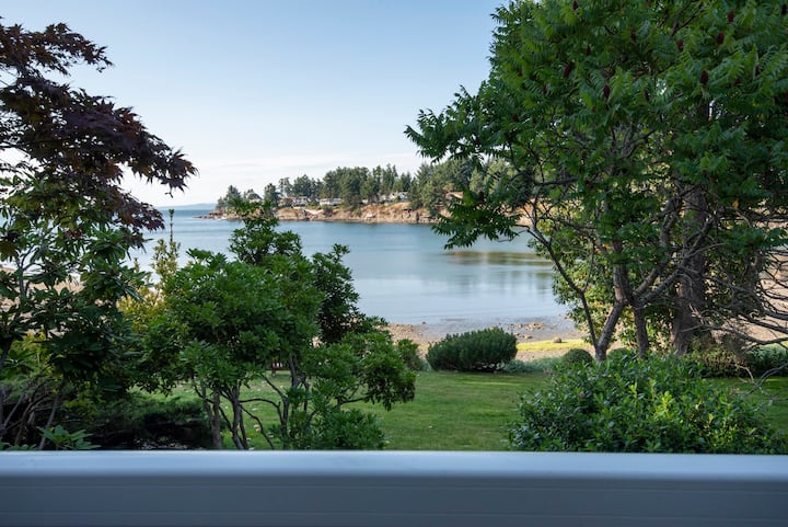 Beautiful Ocean Front Suite At The Point - Parksville