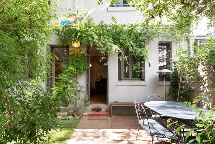 Town House, With Garden And Parking - Paris