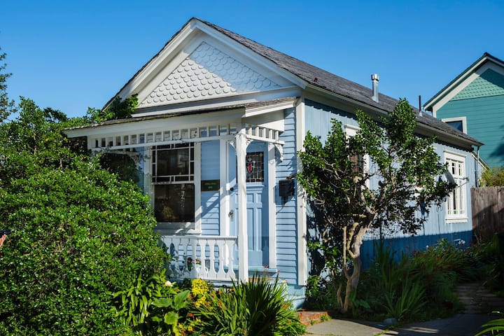 The Little Blue House - Monterey, CA