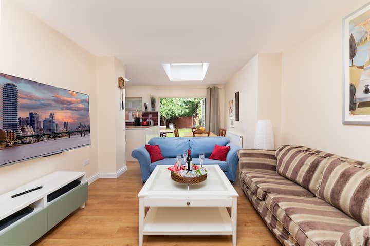 Lovely 3 Bedroom Apartment With Garden + Parking - Botany Bay - London