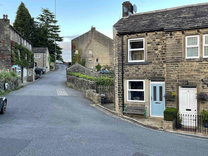 No.18 - Tiny, Quirky Cottage In Holmfirth. - Holmfirth