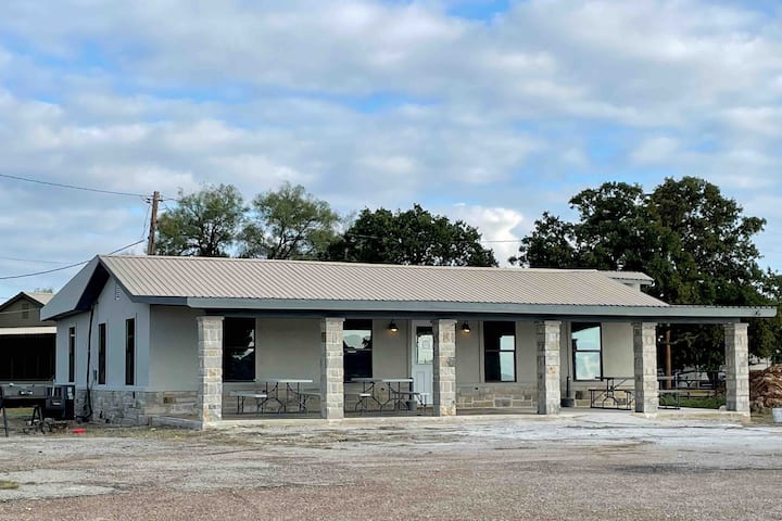 Lakeside Grand Lodge @ Village Inn - Breckenridge, TX