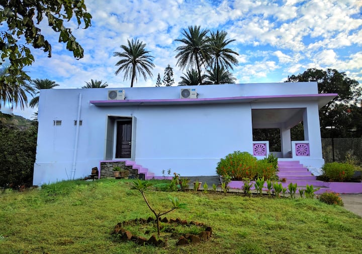 Exclusive Outhouse For Upto Five Adults - Mount Abu