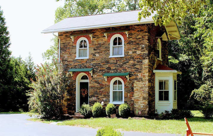 Bala Farm Cottage - 2 Miles From West Chester - West Chester, PA