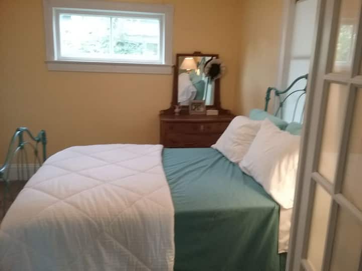 Private 11'x13.5' Bedroom With Attached Bathroom - Sheridan, WY