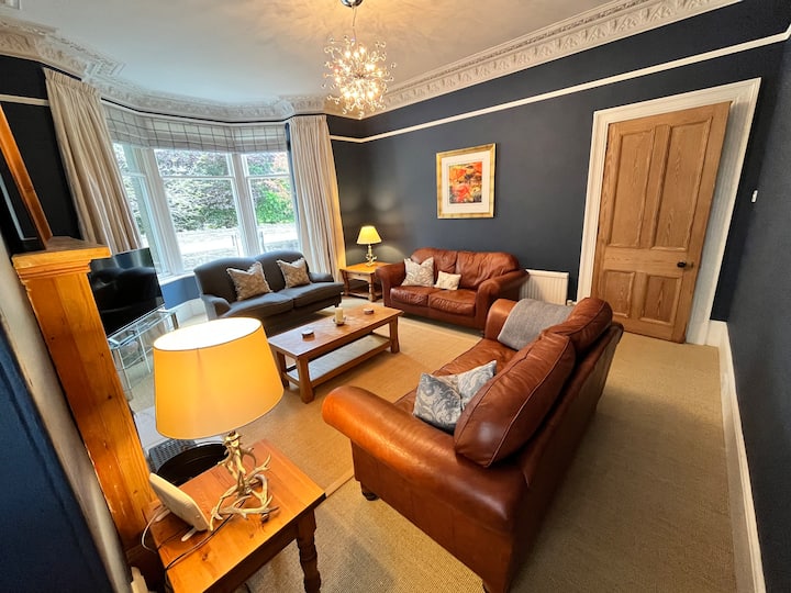 4 Bedroom Holiday Home With Large Private Garden - Aboyne