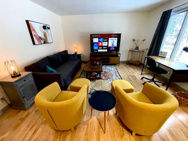 Spacious 4br/2.5ba+loft W Cable By Lux Life - Target Field - Minneapolis