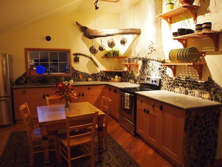 Greenhaven Gallery Guesthouse - Vancouver Island