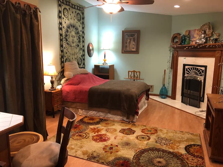 Studio In Cool Patchogue Village - Patchogue, NY