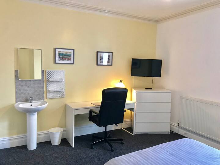 £150/week By Bae, Supermarket, Gym & Town Centre - Barrow-in-Furness