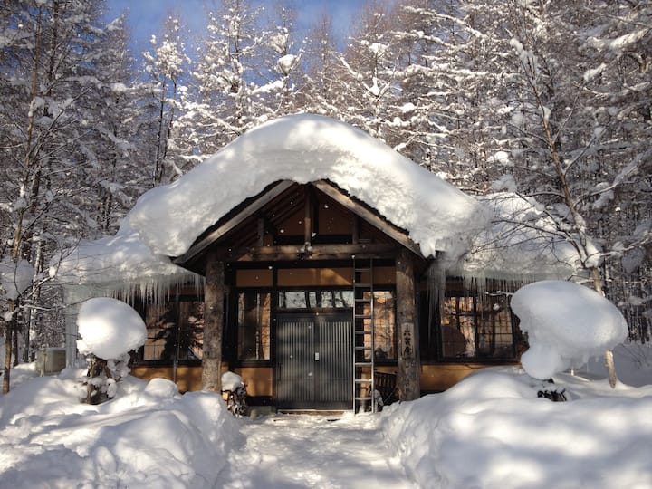 六芸庵・囲炉裏のある家・ 比布スキー場まで車で１分 - Hokkaido