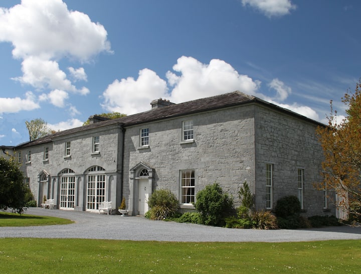 The Park Hall @ Ross Castle Galway - 아일랜드