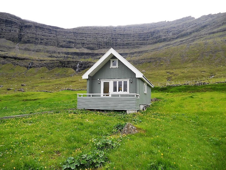 Hyggelig Hytte Ved Dalen I Depil På Færøerne - Faroe Islands