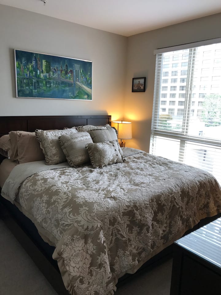 Master Suite In Luxury Building In The Heart Of Dt - Civic Center - Los Angeles