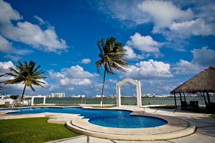 Lovely One Bedroom Condo With Pool By The Lagoon. - Cancún