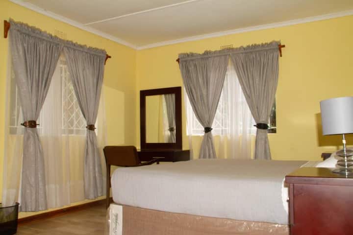 80 M² Appartamento ∙ 3 Camere Da Letto ∙ 6 Ospiti - Harare