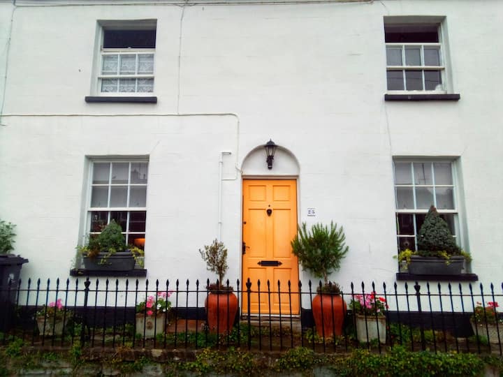 Georgian Town House In The Heart Of Bridport. - West Bay
