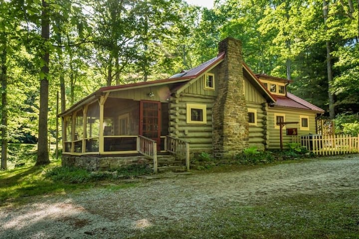 Sanctuary Vacation Log Cabin - Brown County, IN