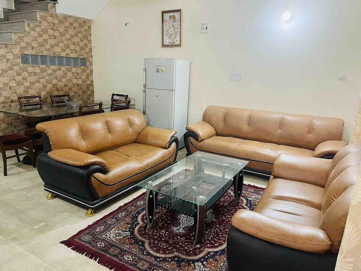 Cheerful 3-bedroom Bungalow With Free Parking - Amritsar