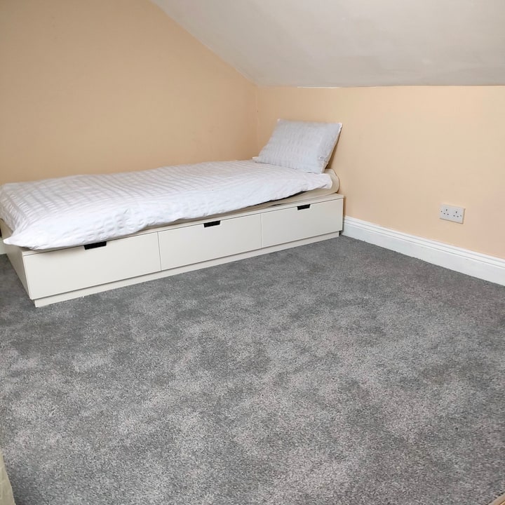 Twin Room In City Centre - Waterford, Ireland