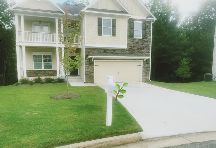 Cozy 4-bedrooms🏡 With Parking On Premise♧ - Acworth, GA