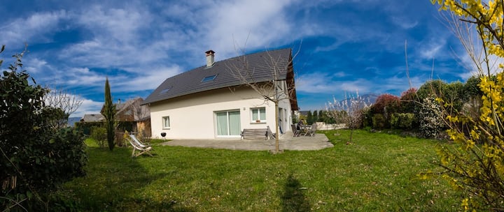 Savoie, Large House With Garden. - Chambéry