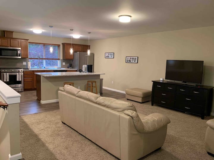 Apartment W/ A/c In Modern Home  Seattle/seatac - Des Moines, WA