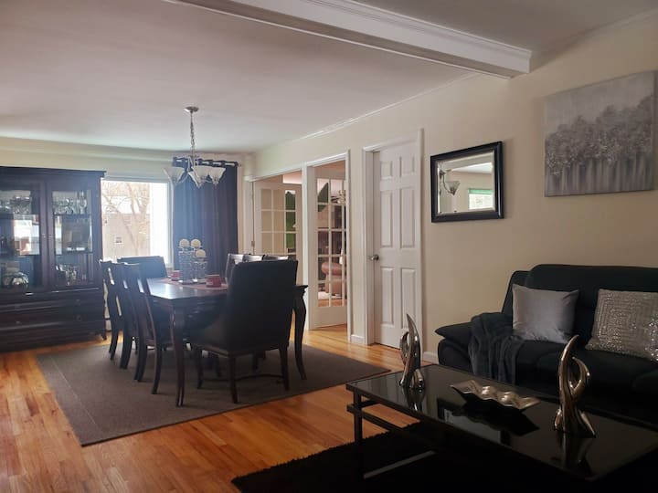 Private Room Just Minutes From Downtown Hartford - West Hartford, CT