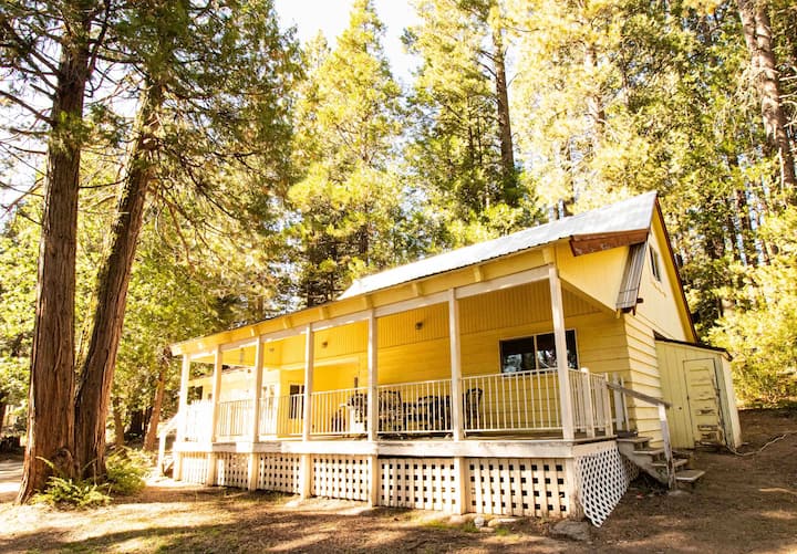 Cheerful 4-bedroom House With Indoor Fireplace - Shaver Lake, CA