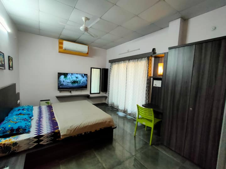 Shrivardhan Homestay Penthouse 301 - Indore