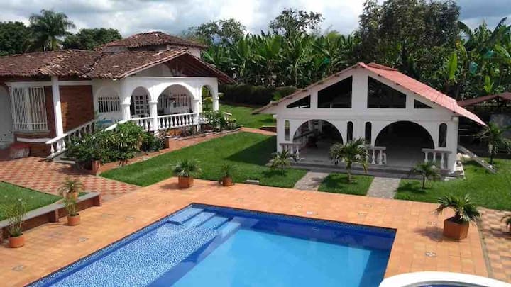 Villa Samantha - Armenia, Colombia