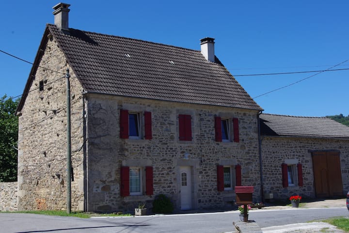 Chambre R Dans Calme Et Verdoyant Village Creusois - Creuse