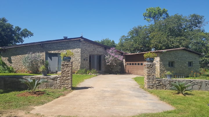 House On The Pedernales - Spicewood, TX
