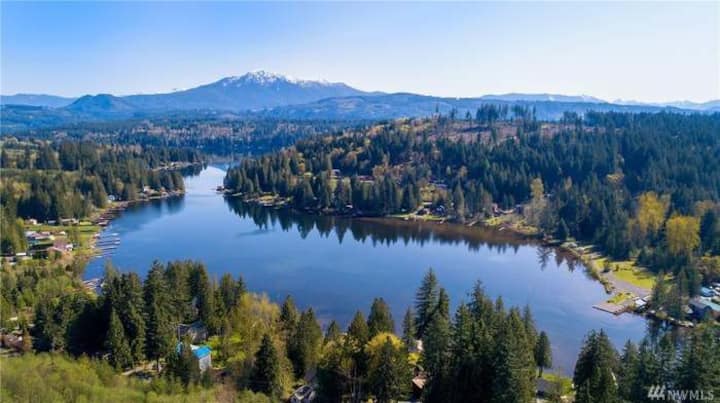 Snohomish Area Lakeside Retreat @  Lake Roesiger - Everett, WA