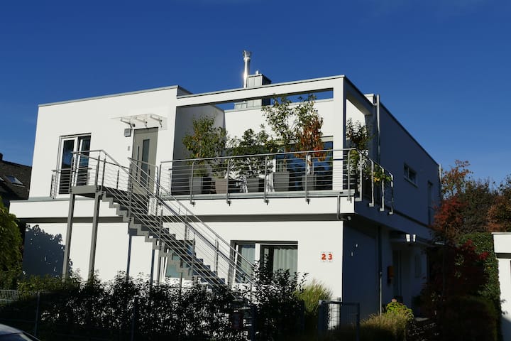 Luxuriöses Apartment Mit Großer Süd-terrasse - Wesseling