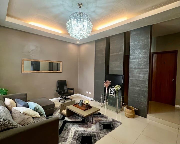 3-bedroom Elegant And Comfy Home - Malaybalay