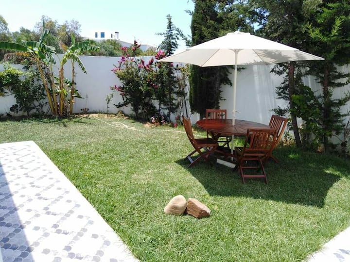 Villa De Charme Avec Un Grand Jardin Hawaria Plage - Tunisie