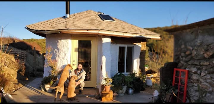 Earthbag Off-grid Tiny House With Hot Tub. - Warner Springs, CA