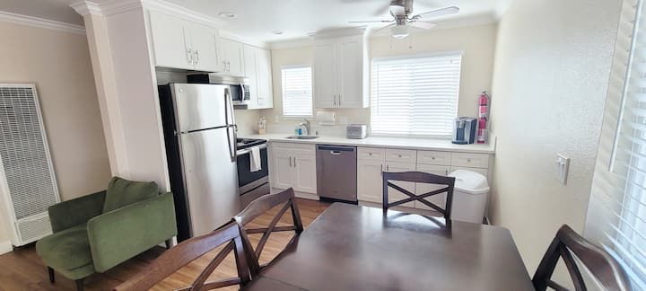 Recently Renovated Bed/1 Bath Apt. In West Valley - Saratoga