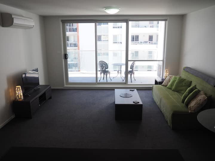 Comfortable 1 Bedroom Apartment - Belconnen
