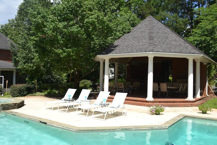 1 Hour To Masters- Large Brick Family Home W/ Pool - Lexington, SC