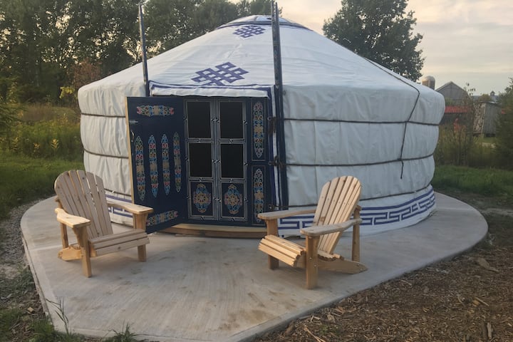 Blue Mongolian Yurt On Biodynamic Farm And Spa - Durham