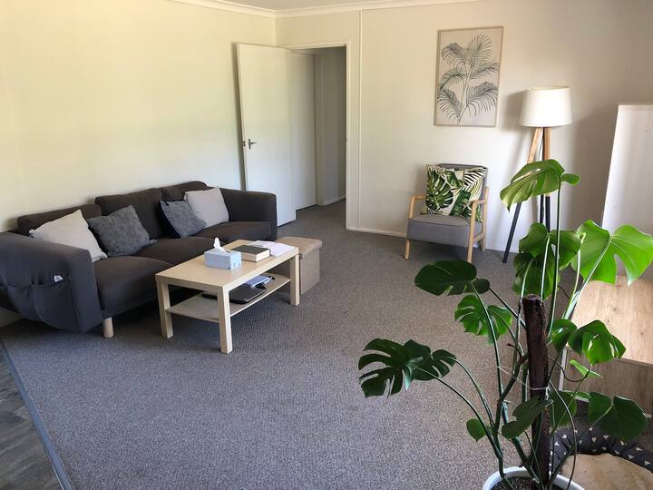 Cozy & Comfortable With Lovely Park View - Canberra