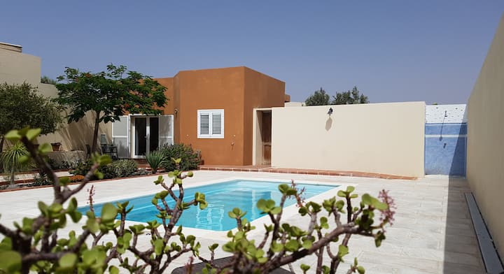 House With Pool Between Gardens And Olive Farm. - Fuerteventura