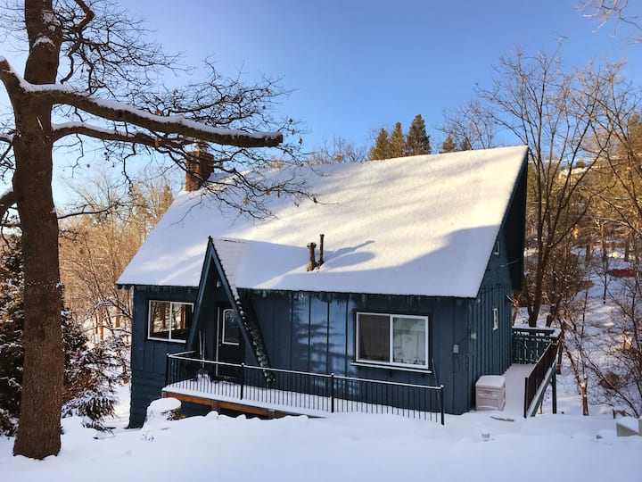 Comfy Mountain Cabin For 8 W/ Lake Passes Available - Lake Arrowhead, CA