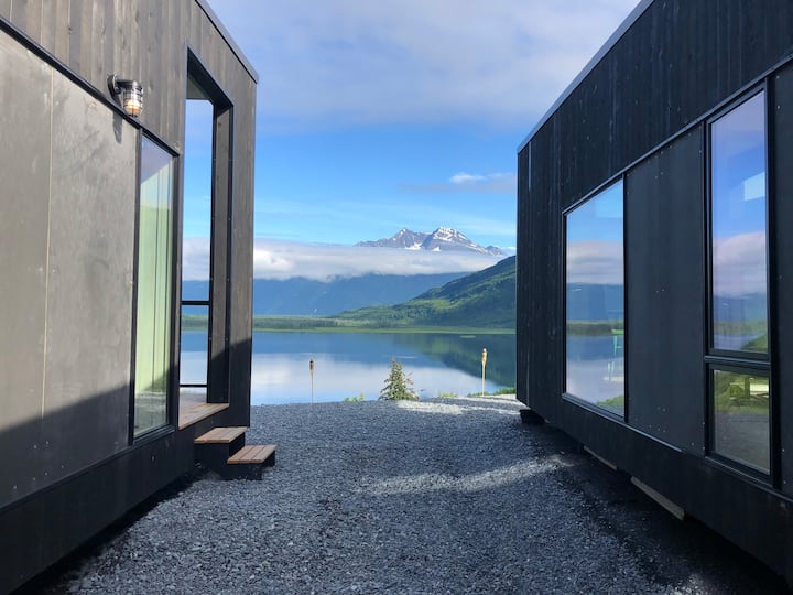 Modern Living Remote & Connected - Whistler House - Valdez, AK